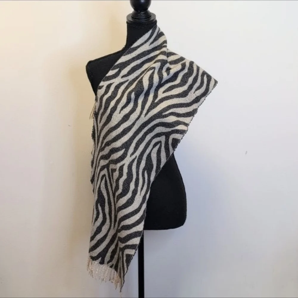 Cecchi E Cecchi 100% Wool Zebra Animal Print Cozy Scarf